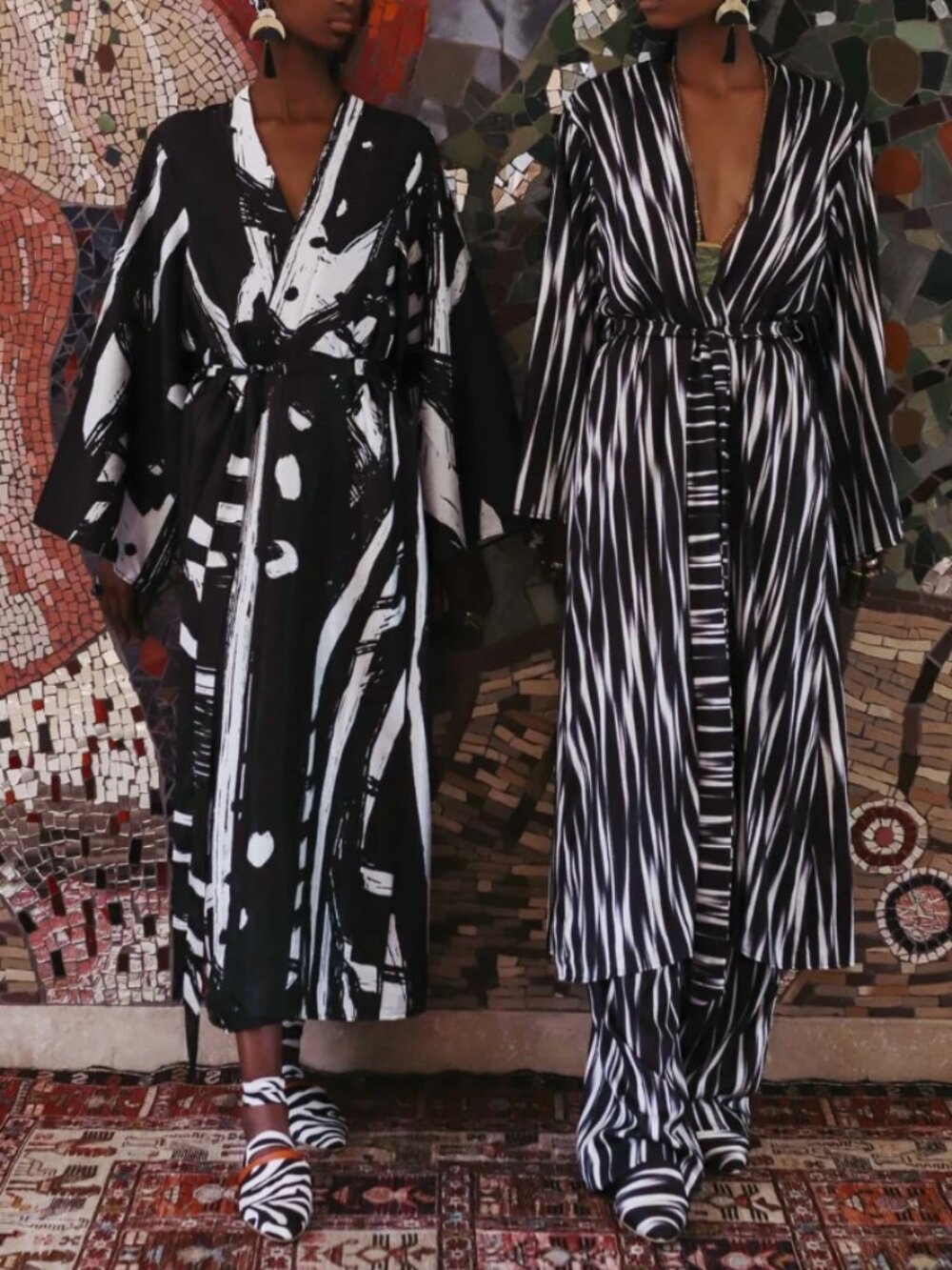 DIARRABLU Guddi Black Print Palazzo Pants XS Sold Out